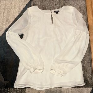 White Express Blouse • Flowy Sleeves